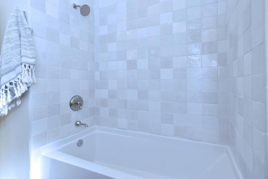 Beautiful 3 Bed With A Large Back Yard Outdoor Space Los Angeles