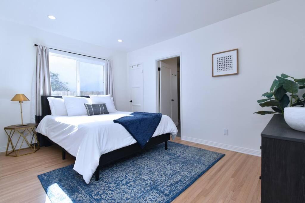 Beautiful 3 Bed With A Large Back Yard Outdoor Space Hébergement de vacances